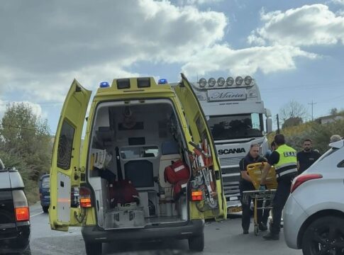 Ηράκλειο: Αυτοκίνητο συγκρούστηκε με φορτηγό