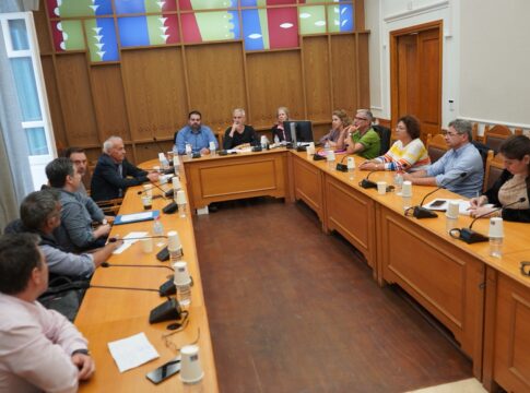 Με πρωτοβουλία της Περιφέρειας Κρήτης συνάντηση εργασίας για την καταπόνηση και ξήρανση των ελαιόδεντρων