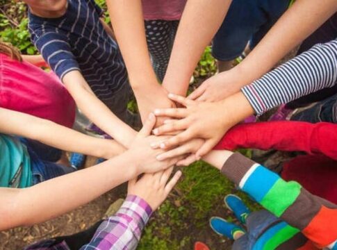 «Μια αγκαλιά για τα παιδιά» από τον Σύλλογο Ίριδα Χερσονήσου