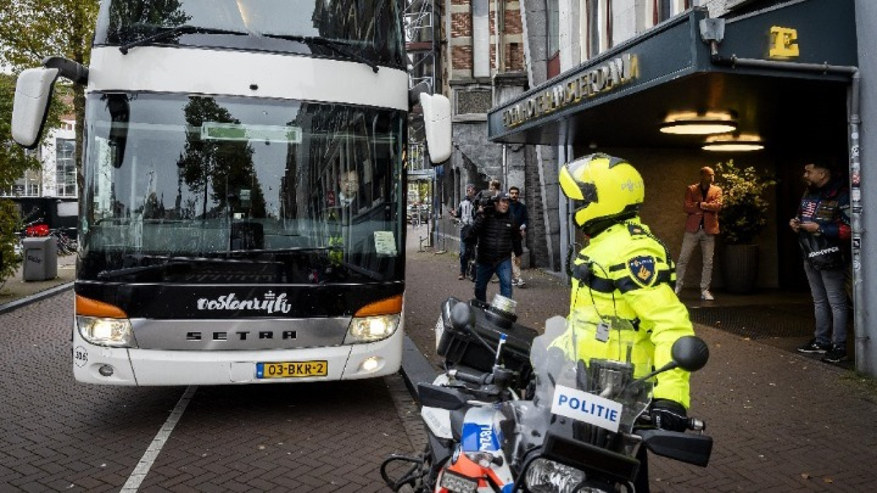 Ολλανδικά ΜΜΕ: Κίνδυνος κατάρρευσης κυβέρνησης από επεισόδια στο Άμστερνταμ