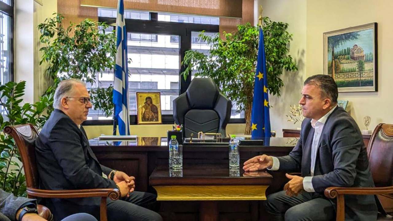 Περιοδεία Θεοδωρικάκου στη Λάρισα - Επισκέφτηκε βιομηχανικές μονάδες: “Στηρίζουμε τη Θεσσαλία, κεντρικός ο ρόλος της στον παραγωγικό μετασχηματισμό της οικονομίας”