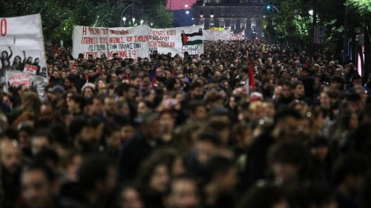 Πολυτεχνείο: Τουλάχιστον 25.000 στην πορεία- Επεισόδια στη Θεσσαλονίκη