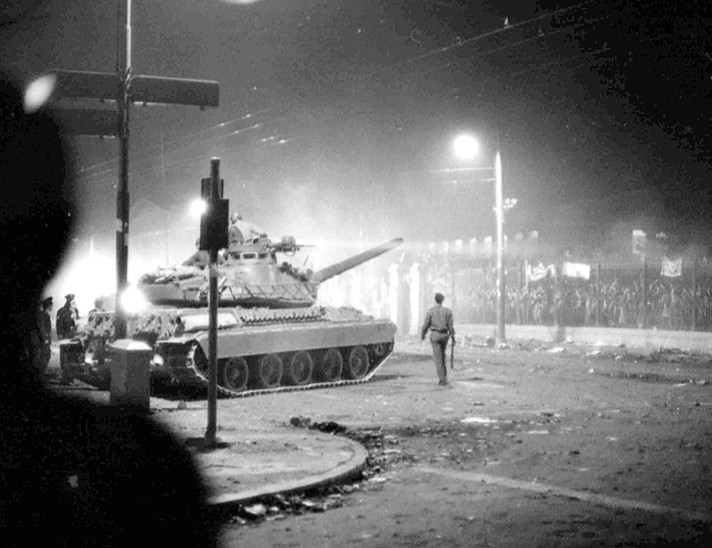 Πολυτεχνείο: Τρεις γενιές πολιτικών μιλούν για το τι σηματοδοτεί σήμερα