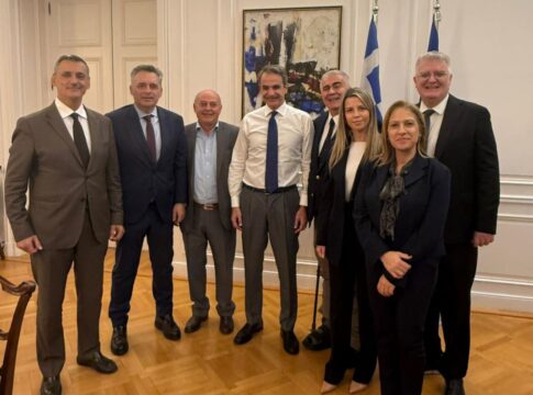 Στο Μέγαρο Μαξίμου η Μαρία Κοζυράκη στη συνάντηση των Γραμματέων Αποκεντρωμένων Διοικήσεων της χώρας με τον Πρωθυπουργό