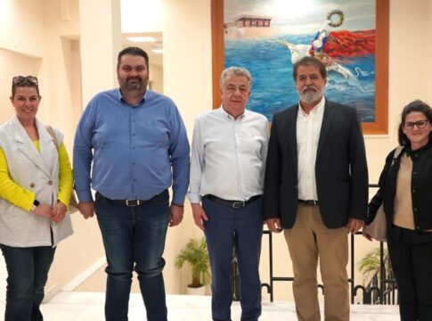 Συνάντηση Περιφερειάρχη Κρήτης με τη νέα διοίκηση του δικτύου οινοποιών Κρήτης