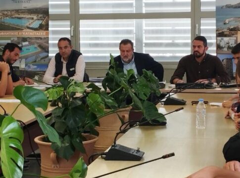 Συνάντηση Βασίλη Κεγκέρογλου με τη Σχολική Κοινότητα του Γυμνασίου Αρκαλοχωρίου για τα προβλήματα του σχολείου 
