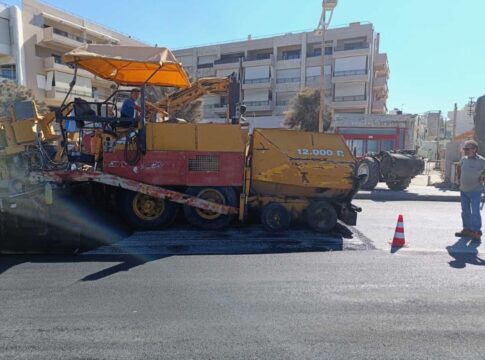 Συνεχίζεται την Παρασκευή η ανάπλαση οδοστρώματος διαβάσεων πεζών στη Λ. Σοφοκλή Βενιζέλου
