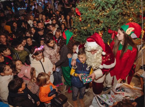 «Χριστούγεννα στους πρόποδες των Λευκών Ορέων»: Πλήθος κόσμου στην ετήσια χριστουγεννιάτικη γιορτή της Χανιώτικης ενδοχώρας