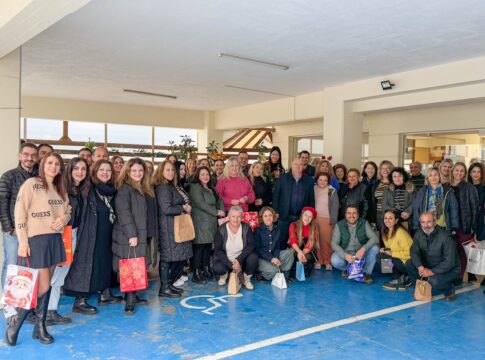 Χριστουγεννιάτικη μαγεία πλημμύρισε τη Διεύθυνση Πρωτοβάθμιας Εκπαίδευσης Ηρακλείου στην φετινή ανταλλαγή δώρων