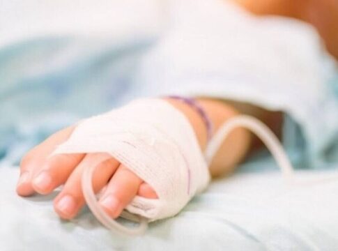 Χριστουγεννιάτικο παζάρι για τη ΜΕΘ Παίδων του ΠΑΓΝΗ