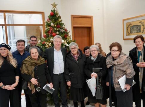 Ευχές, κάλαντα και μαντινάδες στον Περιφερειάρχη Κρήτης για την πρωτοχρονιά