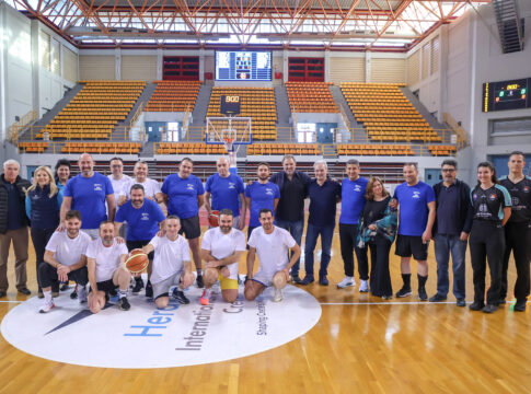 Hράκλειο: Αγώνας μπάσκετ για καλό σκοπό μεταξύ Δημοτικών Συμβούλων, Βουλευτών και Δημοσιογράφων