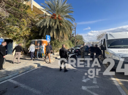 Ηράκλειο: Στο παλιό κτίριο του ΙΘΑΒΒΥΚ οι 42 μετανάστες που εντοπίστηκαν σε παραλία μετά το «κλείσιμο» του ΚΤΕΛ