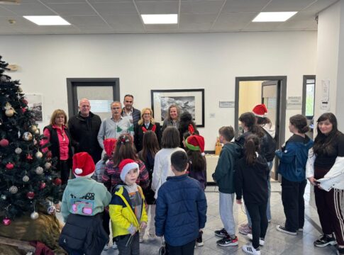 Κάλαντα στο Δήμαρχο Πλατανιά, από παιδιά της Δημοτικής Κοινότητας Γερανίου