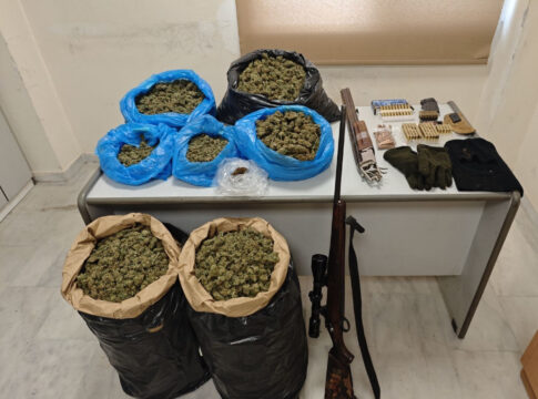 Κρήτη: Αστυνομική επιχείρηση αποκάλυψε 17 κιλά κάνναβης και όπλα – Δύο συλλήψεις