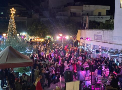 Μαγική Βραδιά στη Φωταγώγηση του Χριστουγεννιάτικου Δέντρου στις Μοίρες