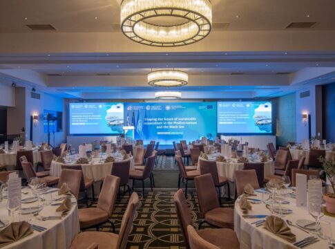 Με τεράστια επιτυχία ολοκληρώθηκε το Περιφερειακό Συνέδριο Υδατοκαλλιέργειας στο ξενοδοχείο TUI Magic Life Candia Maris