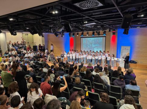 Ο Δήμαρχος Ηρακλείου Αλέξης Καλοκαιρινός στην εκδήλωση μετονομασίας του 36ου Δημοτικού Σχολείου σε «Σχολείο της Μελίνας»