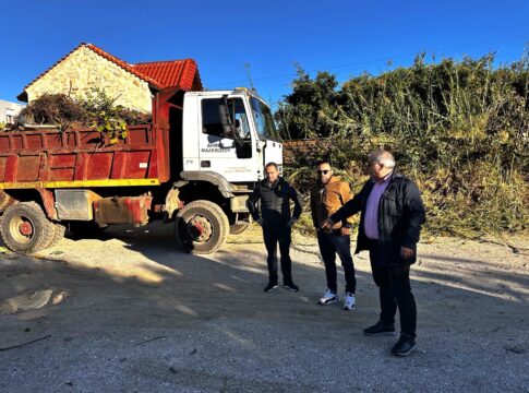 Ολοκληρωμένη παρέμβαση καθαριότητας στο δημοτικό πάρκινγκ στην οδό Μινωταύρου στην Αμμουδάρα