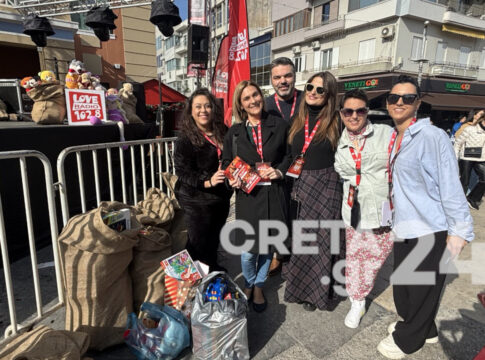 Παιχνιδομαζέματα-Δωροσκορπίσματα: Το Ηράκλειο στήριξε τη δράση για να μη μείνει κανένα παιδί χωρίς παιχνίδι τα Χριστούγεννα