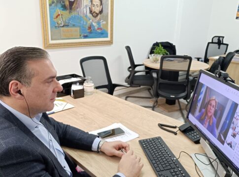 Περιφέρεια Κρήτης: Η έγκαιρη προειδοποίηση για επικίνδυνα φαινόμενα αντικείμενο ευρείας τηλεδιάσκεψης