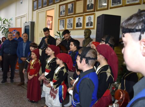 Πρωτοχρονιάτικα κάλαντα στην Αντιπεριφέρεια Χανίων