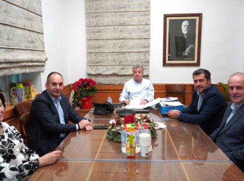 Συνάντηση Περιφερειάρχη Στ. Αρναουτάκη με τον Βουλευτή Λασιθίου Γ. Πλακιωτάκη και τον Δήμαρχο Ιεράπετρας Μ. Φραγκούλη