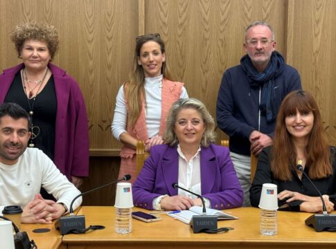 Συνάντηση της Ελένης Μαράκη με τους Συλλόγους Εκπαιδευτικών Πρωτοβάθμιας Εκπαίδευσης Ηρακλείου και την ΕΛΜΕ Ηρακλείου