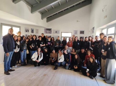 Συνεχίζονται οι οργανωμένες ξεναγήσεις μαθητών στην πατρική οικία των Γ. & Μ. Θεοδωράκη