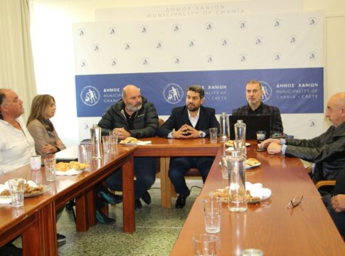 Σύσκεψη για το νέο χρηματοδοτικό πλαίσιο διαχείρισης απορριμμάτων στο Δημαρχείο Χανίων