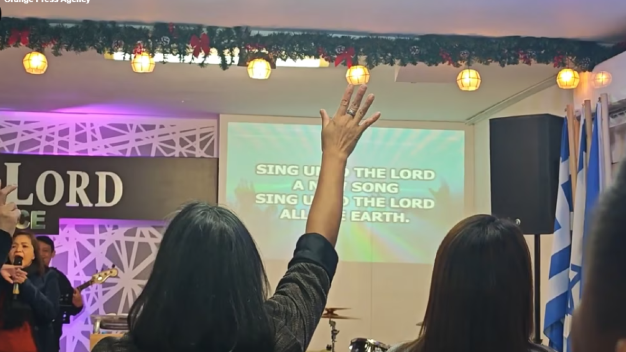 Τα «γκόσπελ» Χριστούγεννα των Φιλιππινέζων της Αθήνας - Δείτε βίντεο