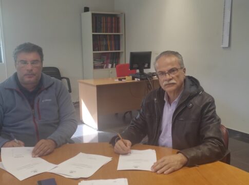 Υπεγράφη η σύμβαση για τη συντήρηση και ανακαίνιση σχολικών κτιρίων στο δ. Πλατανιά