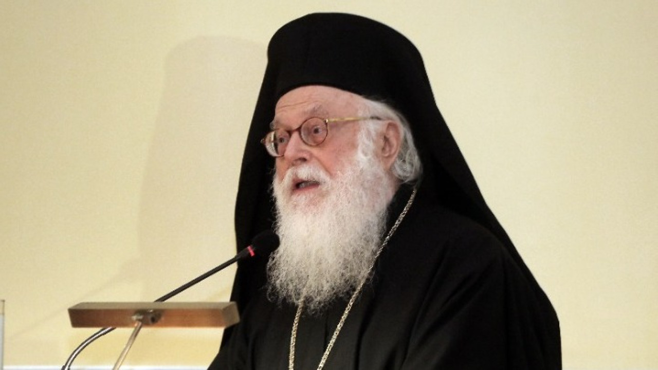 Αρχιεπίσκοπος Αλβανίας Αναστάσιος: Ολοκληρώθηκε το χειρουργείο