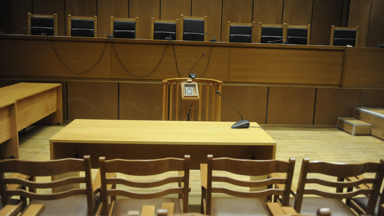 Αθώα δηλώνει η κατηγορούμενη μητέρα από την Πάτρα - «Δεν σκότωσα καμία από τις τρεις κόρες μου»