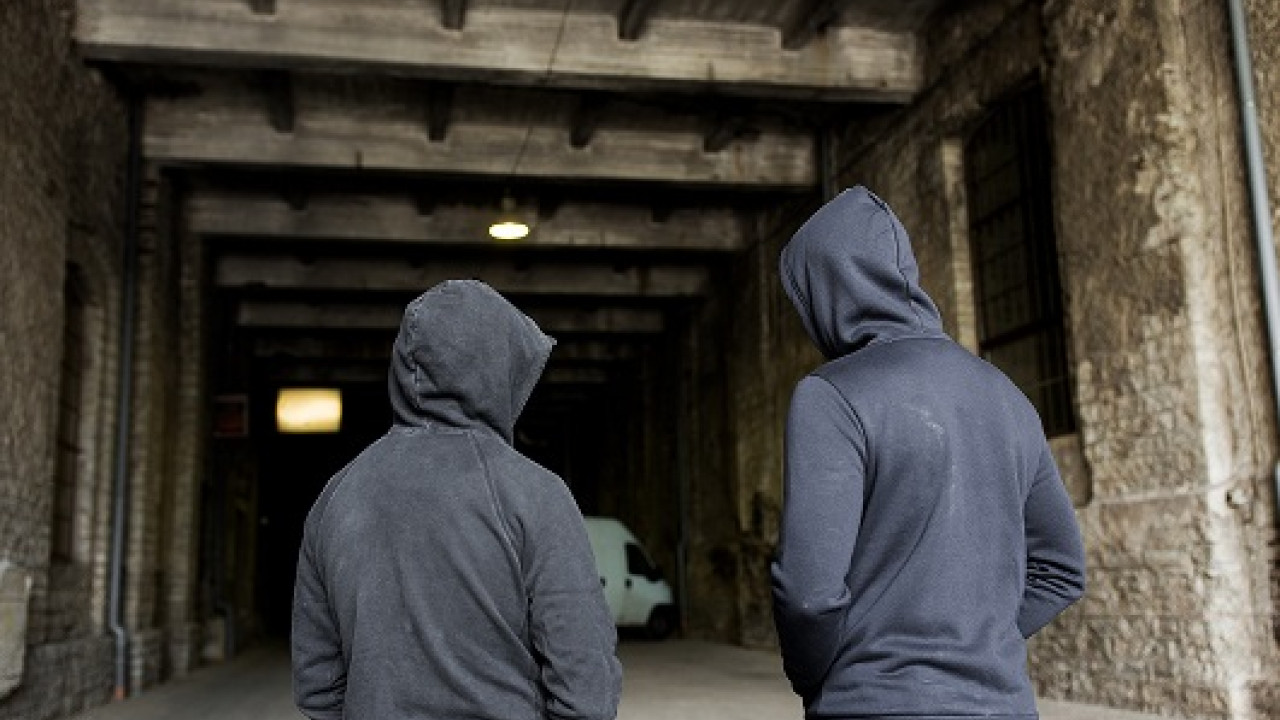 Χειροπέδες στους κλέφτες με τα «χίλια πρόσωπα» - Παρίσταναν τους τεχνικούς και ξάφριζαν σπίτια