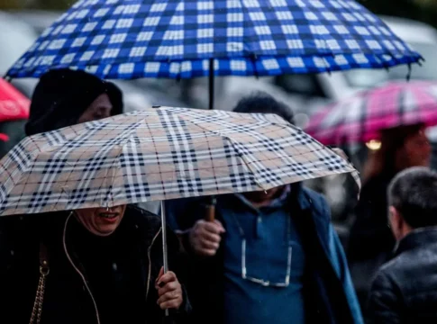 Έκτακτο δελτίο επιδείνωσης καιρού: Καταιγίδες, χιόνια, και «βουτιά» της θερμοκρασίας – Πότε και πως επηρεάζεται η Κρήτη