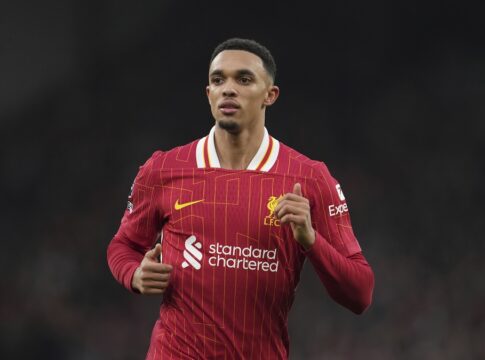 Η Λίβερπουλ αρνήθηκε πρόταση της Ρεάλ για τον Αλεξάντερ Άρνολντ