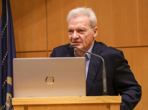 Ηχηρή παρέμβαση Καλοκαιρινού για την κατανομή και διαχείριση του ηλεκτρικού χώρου: «Έχουν εγκατασταθεί συνθήκες ενεργειακής ολιγαρχίας»