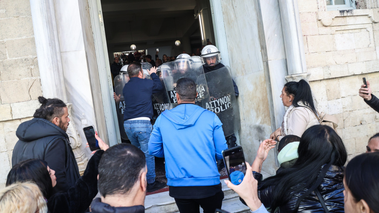 Ηράκλειο - Κακοποίηση 3χρονου: Τι υποστήριξε στην απολογία της η 26χρονη μητέρα