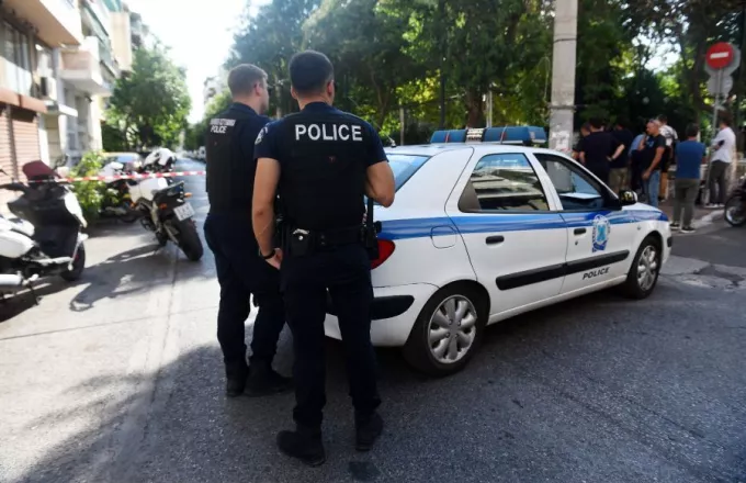 Κιλκίς: Συνελήφθησαν δύο άτομα για κλοπή και διάρρηξη - Έσπασαν γυάλινη είσοδο και αφαίρεσαν 3.500 ευρώ