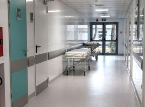 Κρήτη: Έχασαν τραυματία τροχαίου μέσα στο νοσοκομείο – Τον έψαχναν όλη τη νύχτα και βρέθηκε το πρωί κλειδωμένος στα μαγειρεία