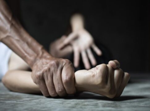 Κρήτη: Κατήγγειλε τον βιασμό της αλλά… θα το πληρώσει