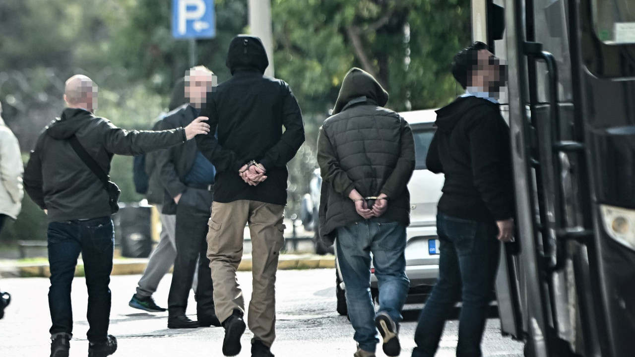 Κύκλωμα προστασίας: Προφυλακιστέοι η αστυνομικός, ο αρχηγός και ο υπαρχηγός