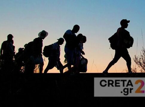 Νέα άφιξη μεταναστών στα νότια του Ηρακλείου –  Η βάρκα τους προσάραξε σε βράχια