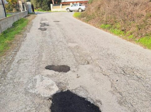 Ο Ενιαίος Αγροτικός Σύλλογος Ιεράπετρας επιδιόρθωσε λακκούβες