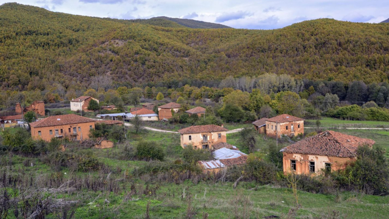Οδοιπορικό στα εγκαταλελειμμένα Κορέστεια