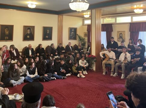 Πλήθος μαθητών στον εορτασμό των Τριών Ιεραρχών στον Άγιο Μηνά και την Αρχιεπισκοπή Κρήτης