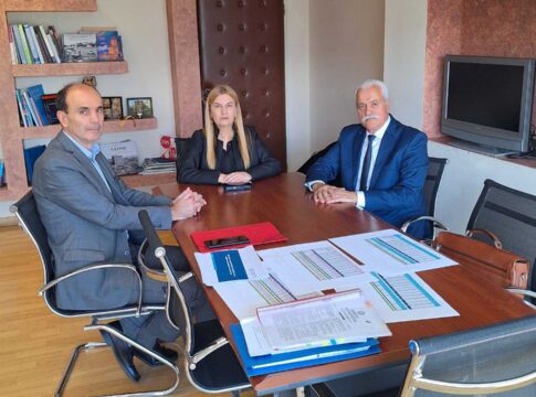 Συνάντηση Κουκιανάκη – Ζερβού για την κατασκευή δικτύου αποχέτευσης και εγκατάστασης επεξεργασίας λυμάτων σε οικισμούς του δ. Αποκορώνου