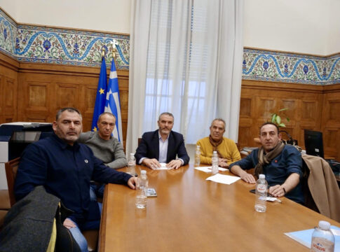 Συνάντηση του Μ. Χνάρη με τους Αγροτικούς Συλλόγους του ν. Κορινθίας