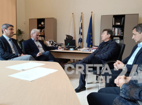 Το θέμα της λαϊκής της Νέας Αλικαρνασσού στη συνάντηση Καλοκαιρινού – Χρυσοχοίδη